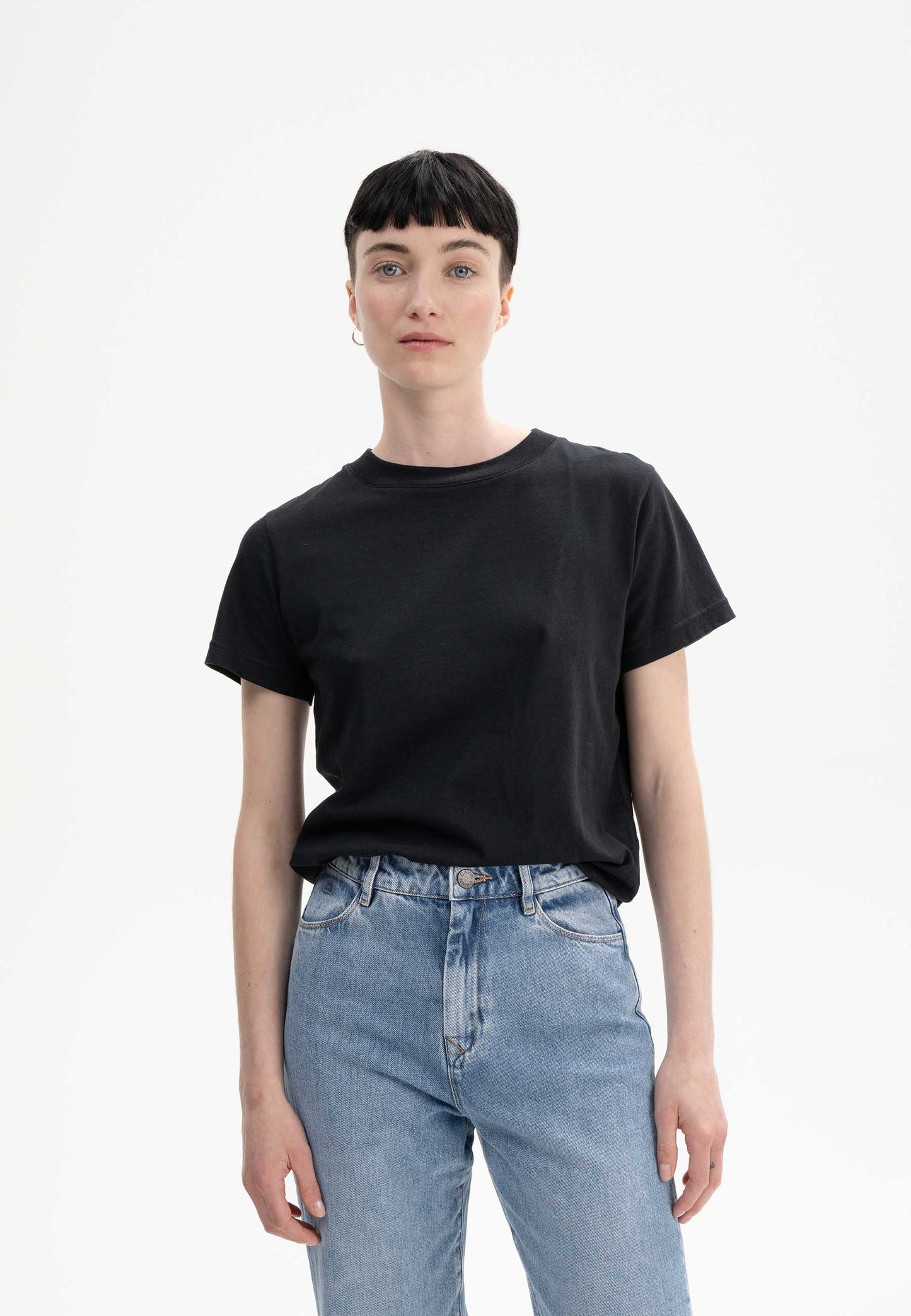 Mela Khira Basic T-Shirt